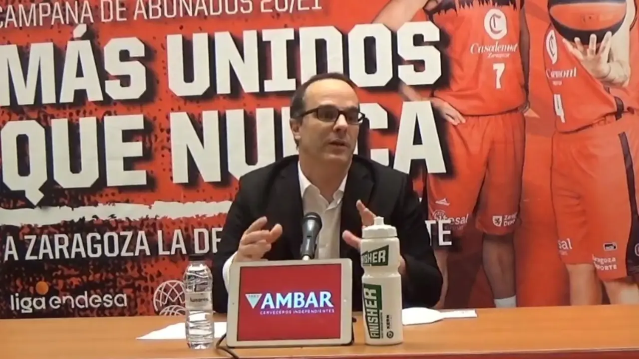 Diego Ocampo, en sala de prensa tras un partido. Fotograma de Casademont Zaragoza