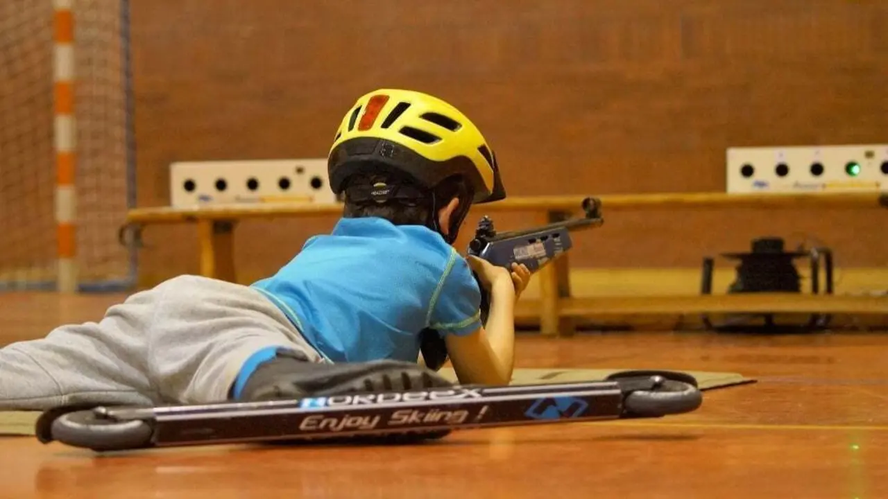 La escuela de fondo y biatl&oacute;n es gracias al Mayencos y la FADI. Foto: Mayencos