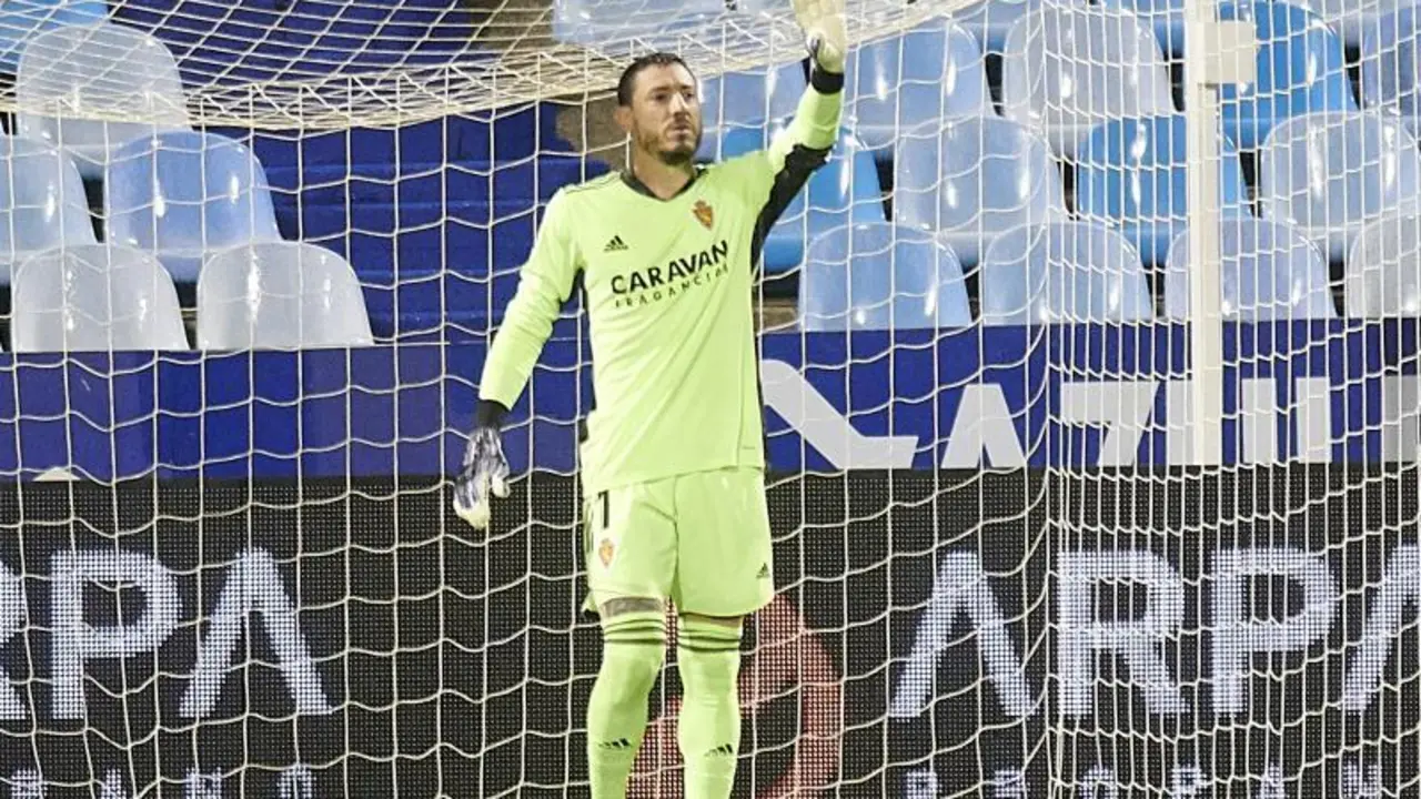 Cristian &Aacute;lvarez ante el Sabadell | Foto: Tino Gil, Real Zaragoza