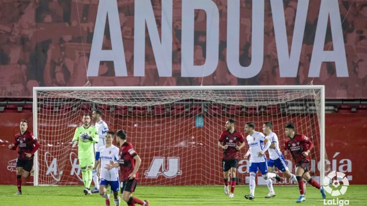 En la primera vuelta, el Real Zaragoza perdi&oacute; en Anduva | Foto: LFP