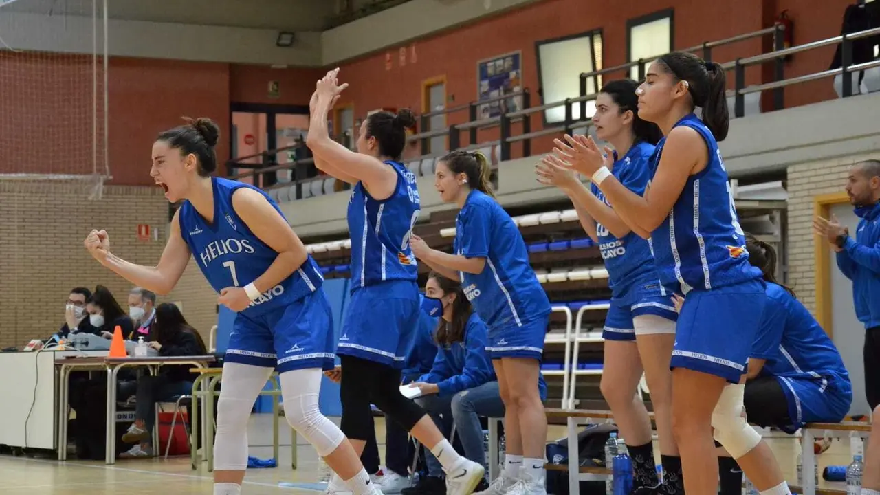 Las jugadoras del Helios celebran una acci&oacute;n. Foto: CN Helios Basket