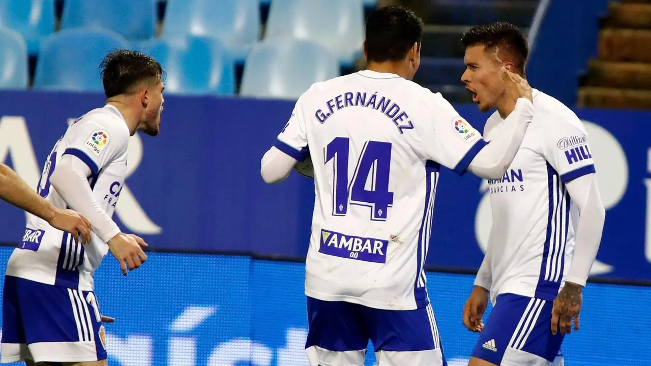 Dos goles de Narv&aacute;ez firmaron las tablas en el encuentro entre el Real Zaragoza y el Girona | Foto: LFP