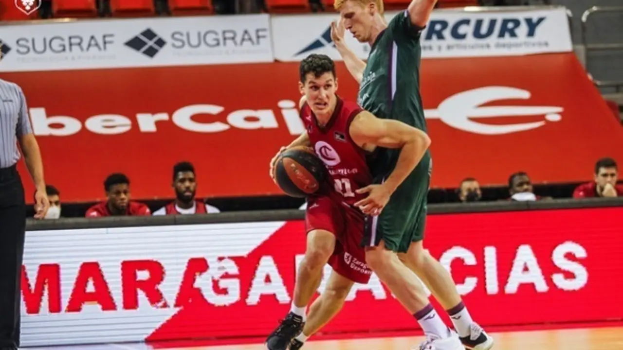 San Miguel, en un partido ante Unicaja. Foto: Esther Casas/Casademont Zaragoza