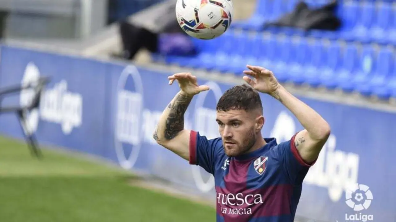 Javi Gal&aacute;n fue de lo m&aacute;s destacado del Huesca en Primera | Foto: LaLiga