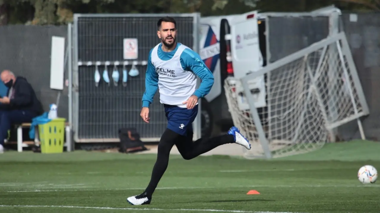 Insua en el entrenamiento. | Foto: SD Huesca