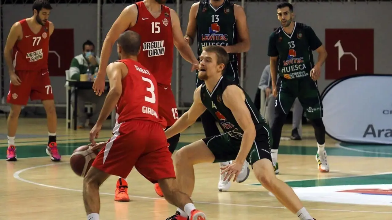 Round, en el partido contra el Girona disputado en el Palacio de los Deportes. Foto: C.Pascual