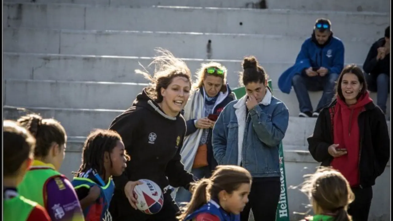 Merche Estallo, dirigiendo un entrenamiento. Foto: FAR