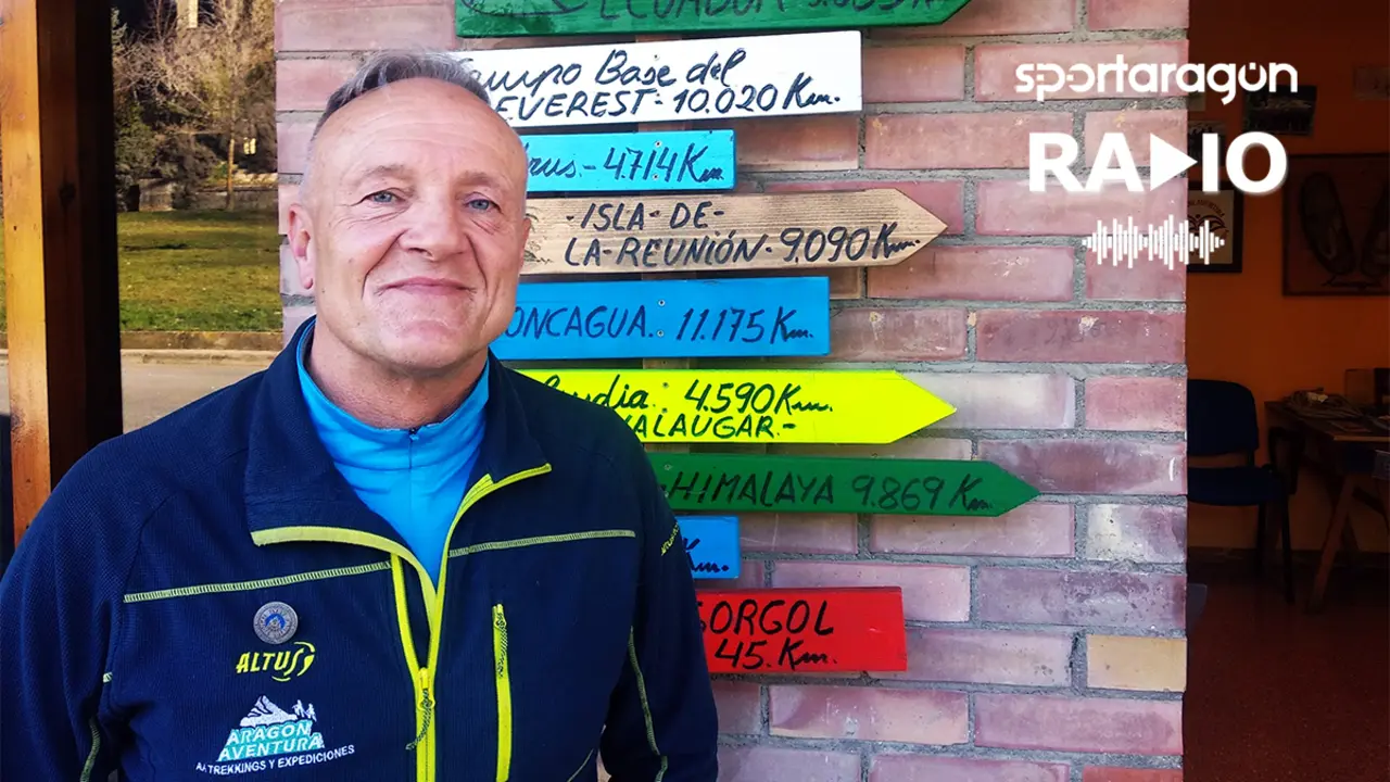 Fernando  Garrido, en la imagen, delante de Arag&oacute;n Aventura. Foto: Sportaragon