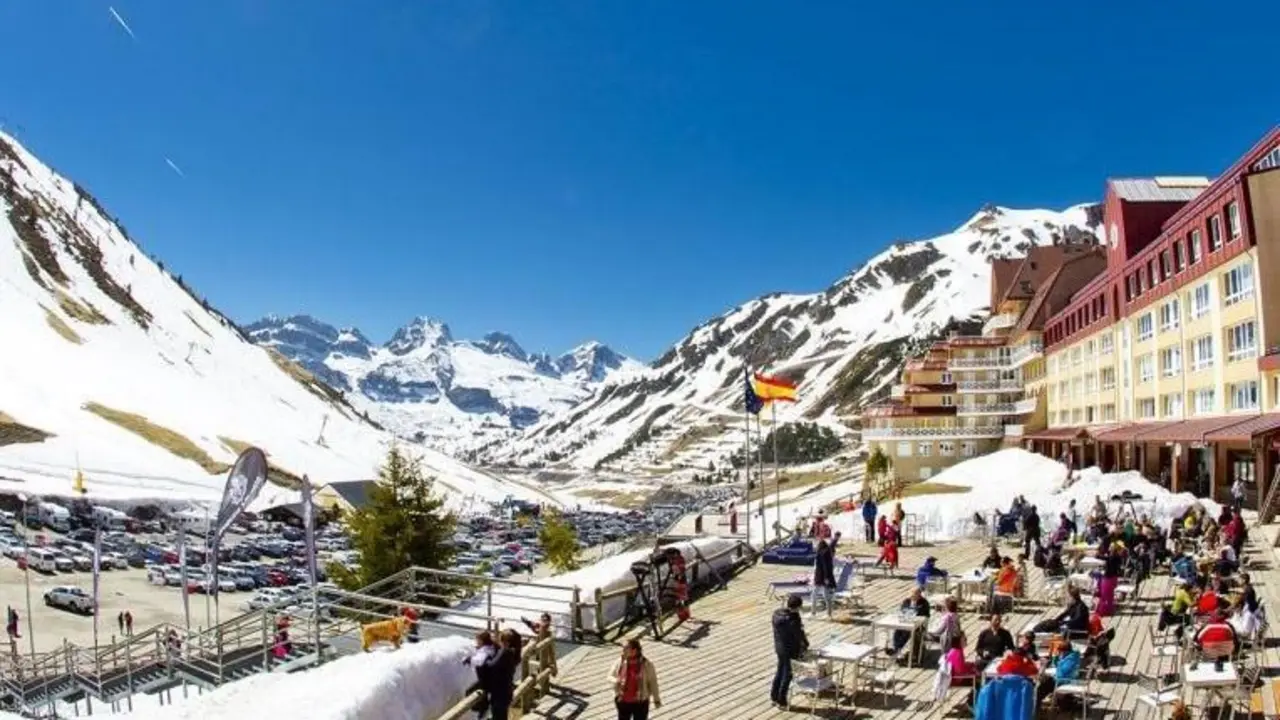 La estaci&oacute;n de Ast&uacute;n abre sus puertas. | Foto: turismoarag&oacute;n