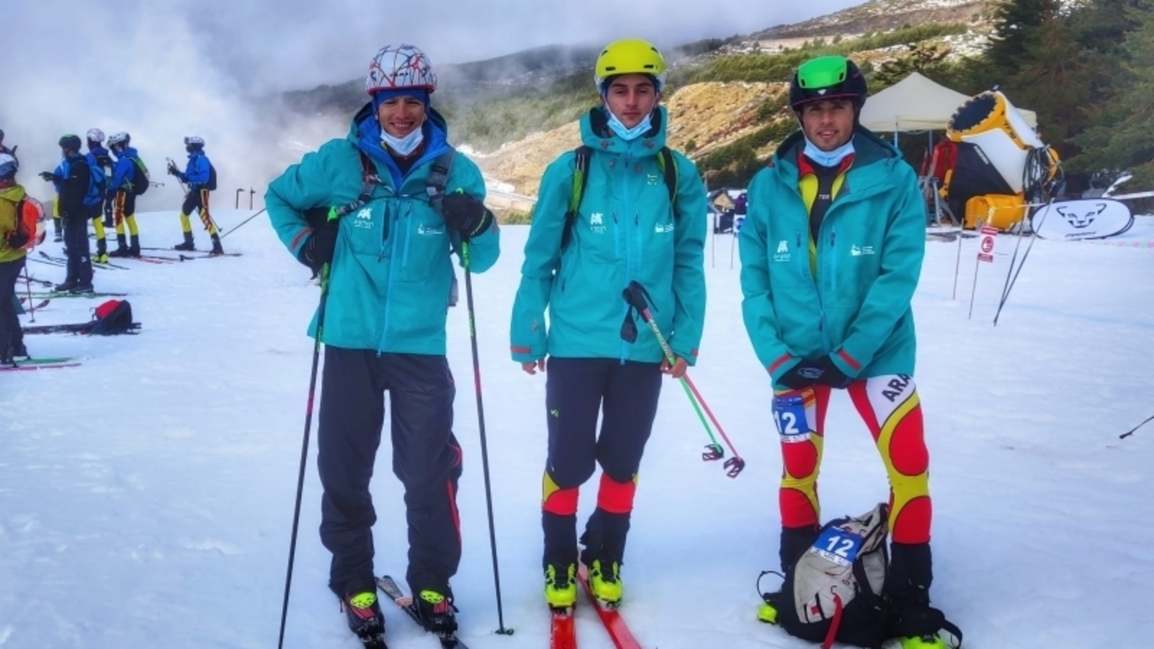 Integrantes de la selecci&oacute;n aragonesa que particip&oacute; en la prueba celebrada en Sierra Nevada. Foto: FAM