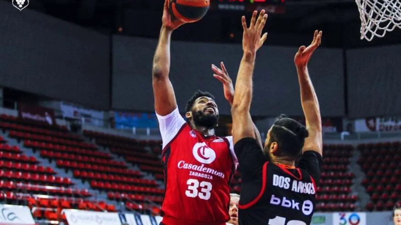 Jason Thompson, ante Bilbao Basket. Foto: Esther Casas/Casademont Zaragoza