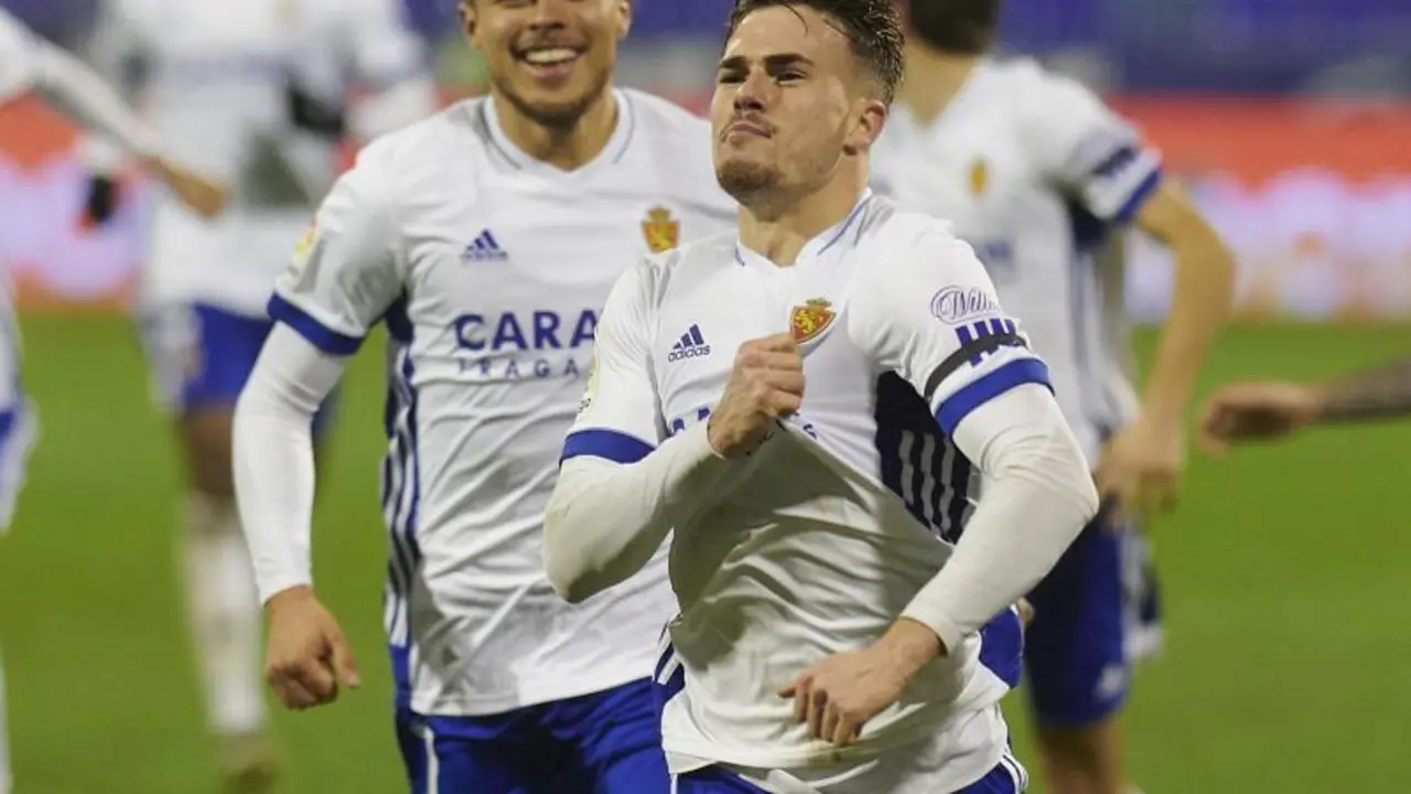 Pep Chavarr&iacute;a celebra su primer gol como zaragocista en la victoria ante el CD Lugo. Foto: Tino Gil / Real Zaragoza