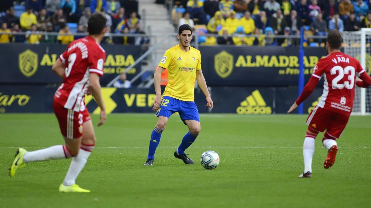Yann Bodiger en el partido ante la UD Almer&iacute;a en el Ram&oacute;n de Carranza la temporada pasada. Foto: @Cadiz_CF