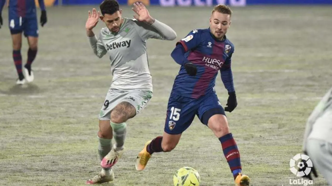 Ontiveros fue de lo m&aacute;s destacado del Huesca - Betis. | Foto: LaLiga