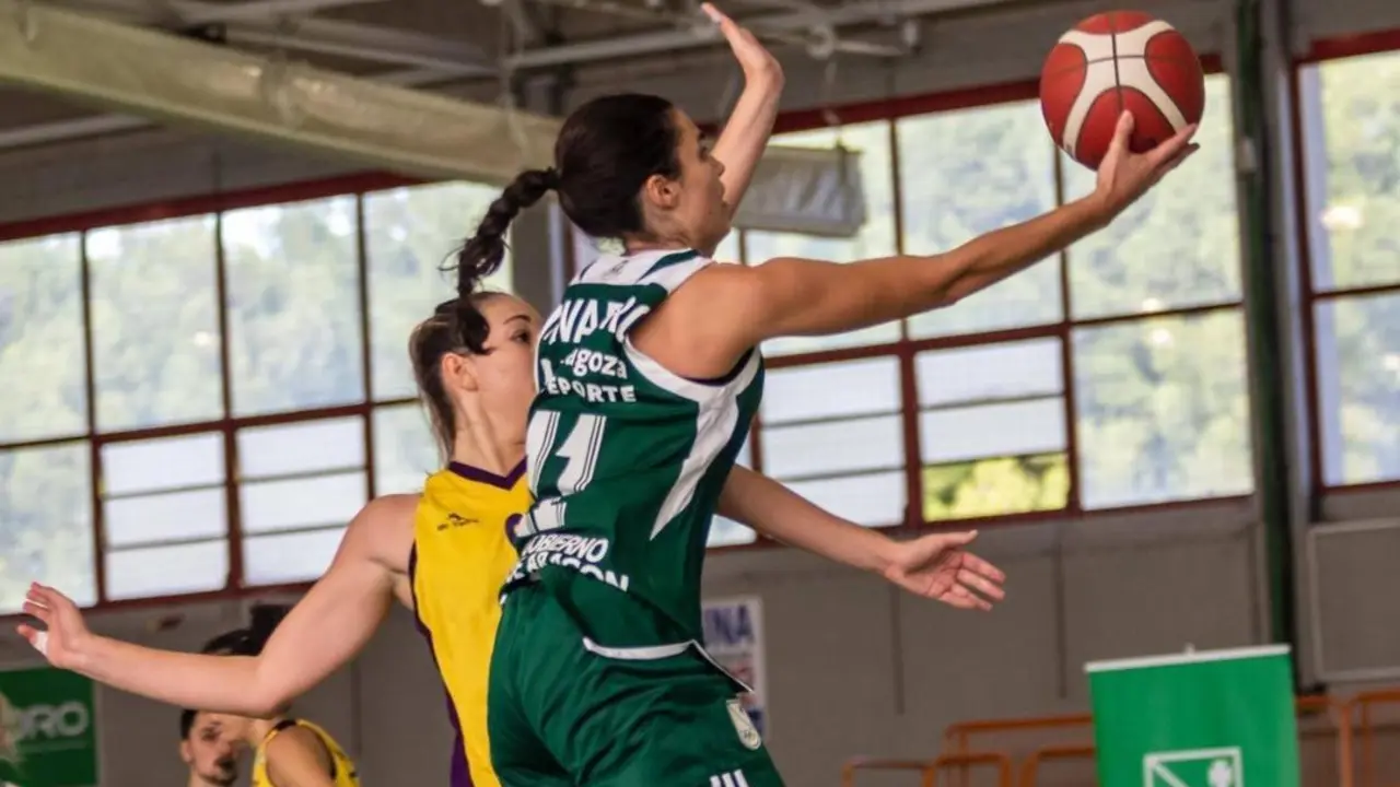 Beatriz Navarro, en un partido de esta temporada. Foto: Ra&uacute;l Morales