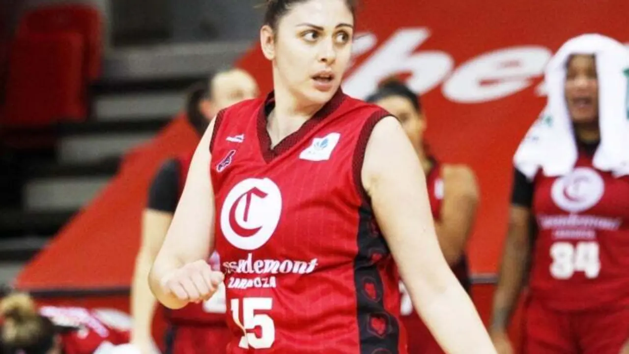 Samra Omerbasic, en el partido ante Valencia. Foto: Esther Casas/Casademont Zaragoza