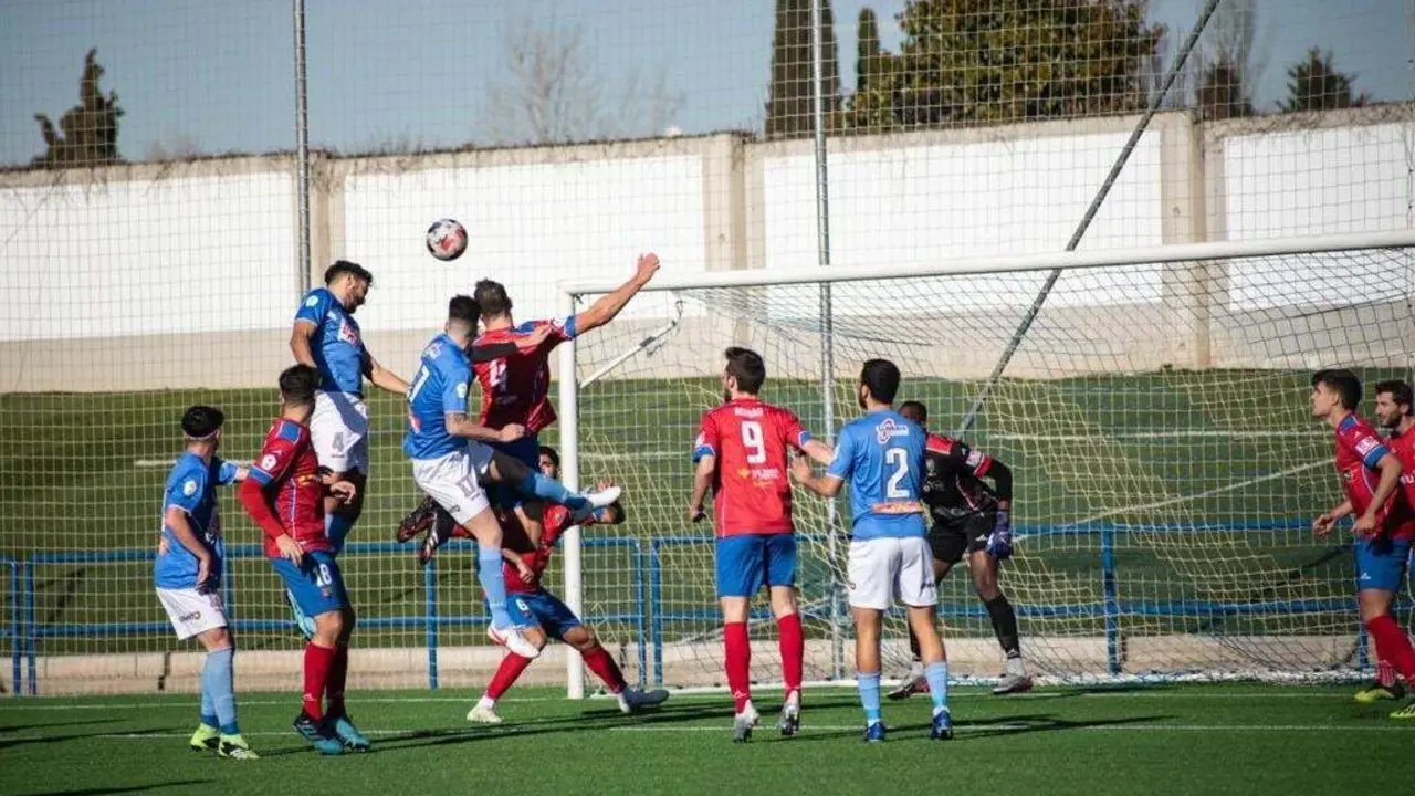 &Uacute;ltimo choque entre el Teruel y el Bin&eacute;far. | Foto: CD Bin&eacute;far