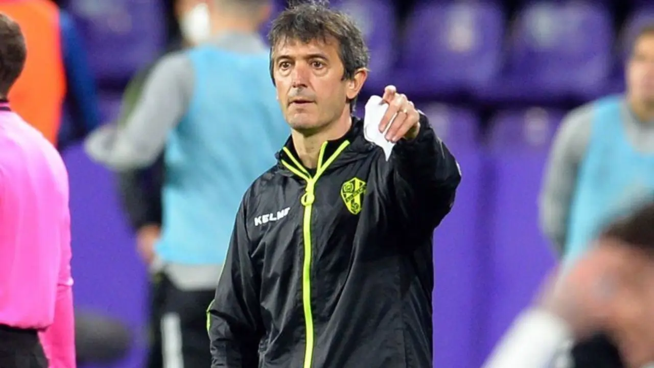 Pacheta dirige al Huesca en el partido ante el Valladolid | Foto: LFP