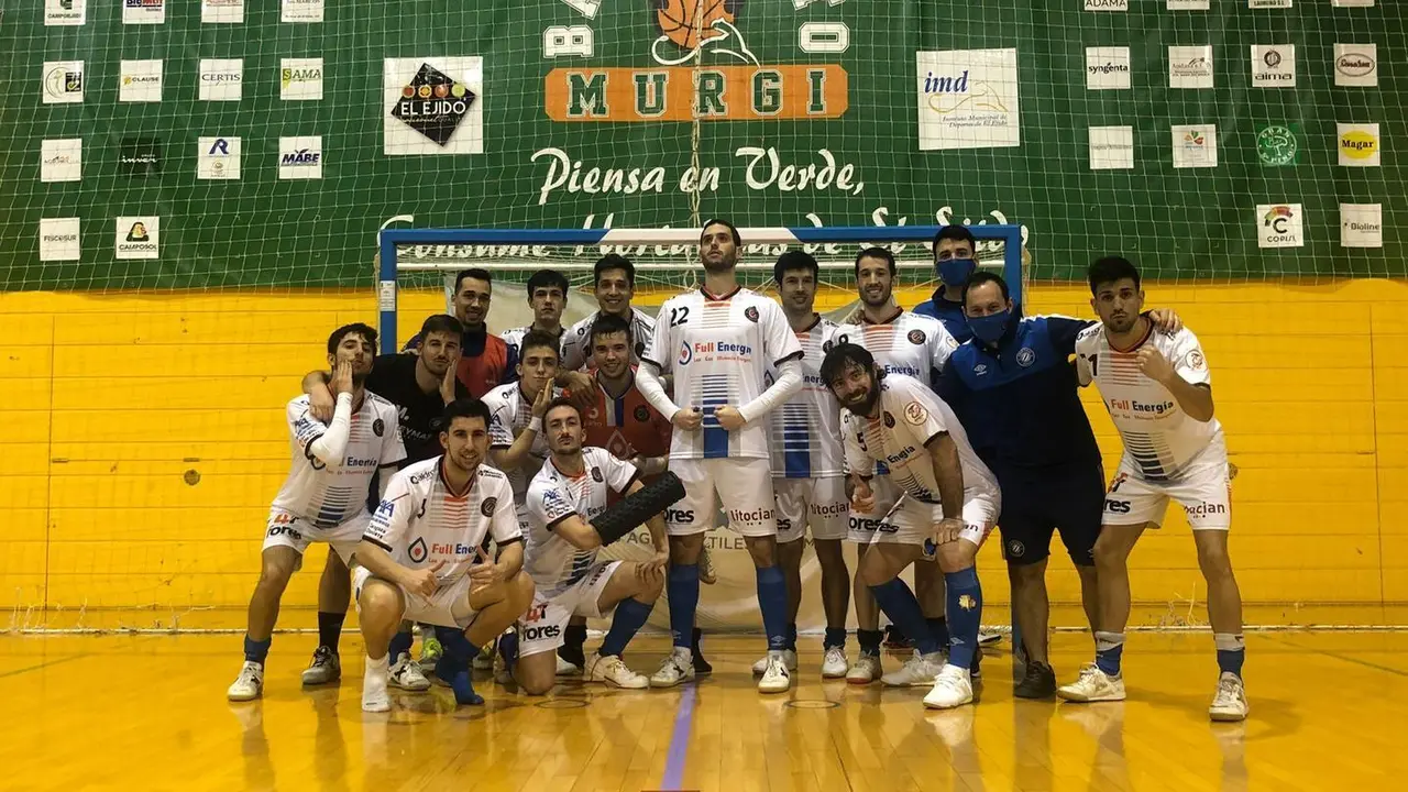 Los jugadores sacan pecho tras la victoria. Foto: Full Energ&iacute;a Zaragoza