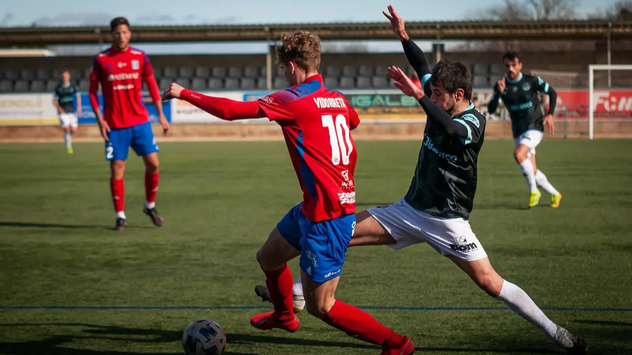 El Tarazona en su partido ante el Logro&ntilde;&eacute;s. Foto: 
Ra&uacute;l L&oacute;pez Navarro
