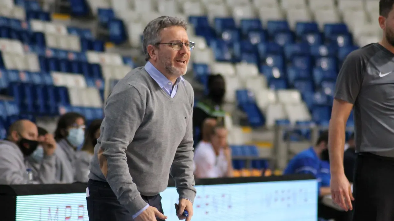El entrenador del Levitec Huesca, &Oacute;scar Lata. Foto: palmer alma mediterr&aacute;nea palma