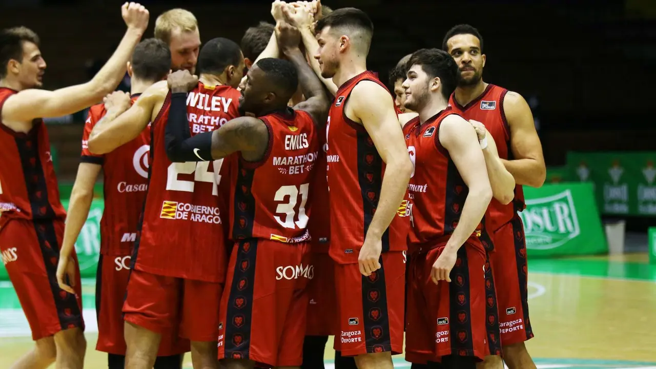 El equipo celebra la victoria. Foto: ACB