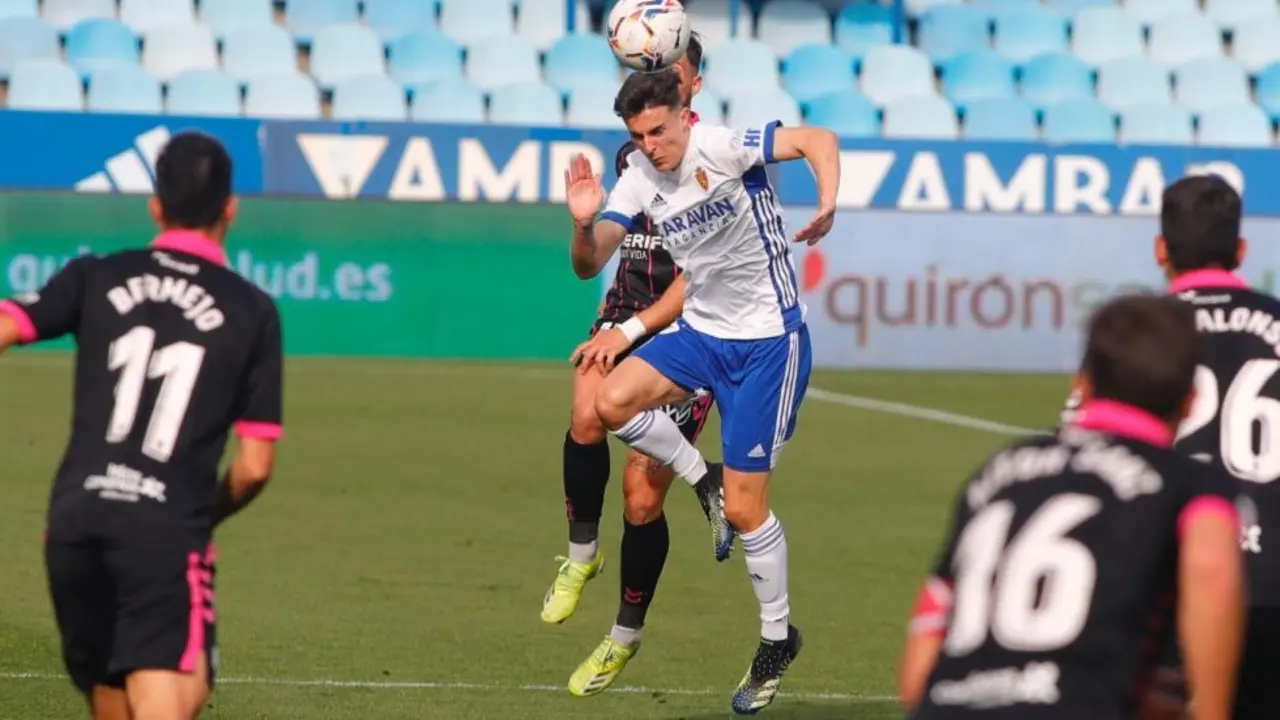 Alejandro Franc&eacute;s contin&uacute;a su escala sin techo avistado en el f&uacute;tbol profesional. Fotograf&iacute;a: Jos&eacute; Miguel Marco y Toni Gal&aacute;n (Heraldo)