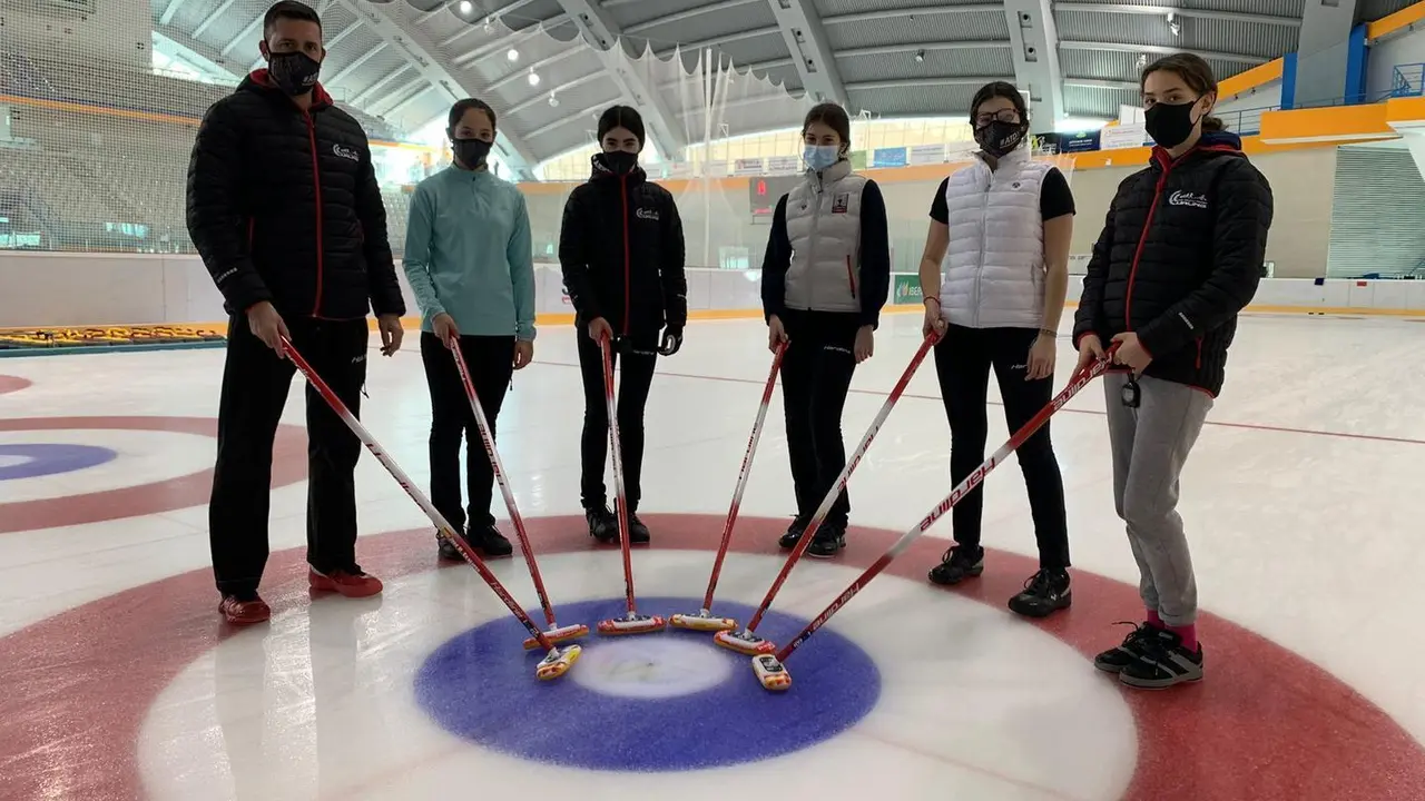 Equipo de curling del Aula de Tecnificaci&oacute;n que impulsa el Gobierno de Arag&oacute;n y la FADI. Foto: FADI