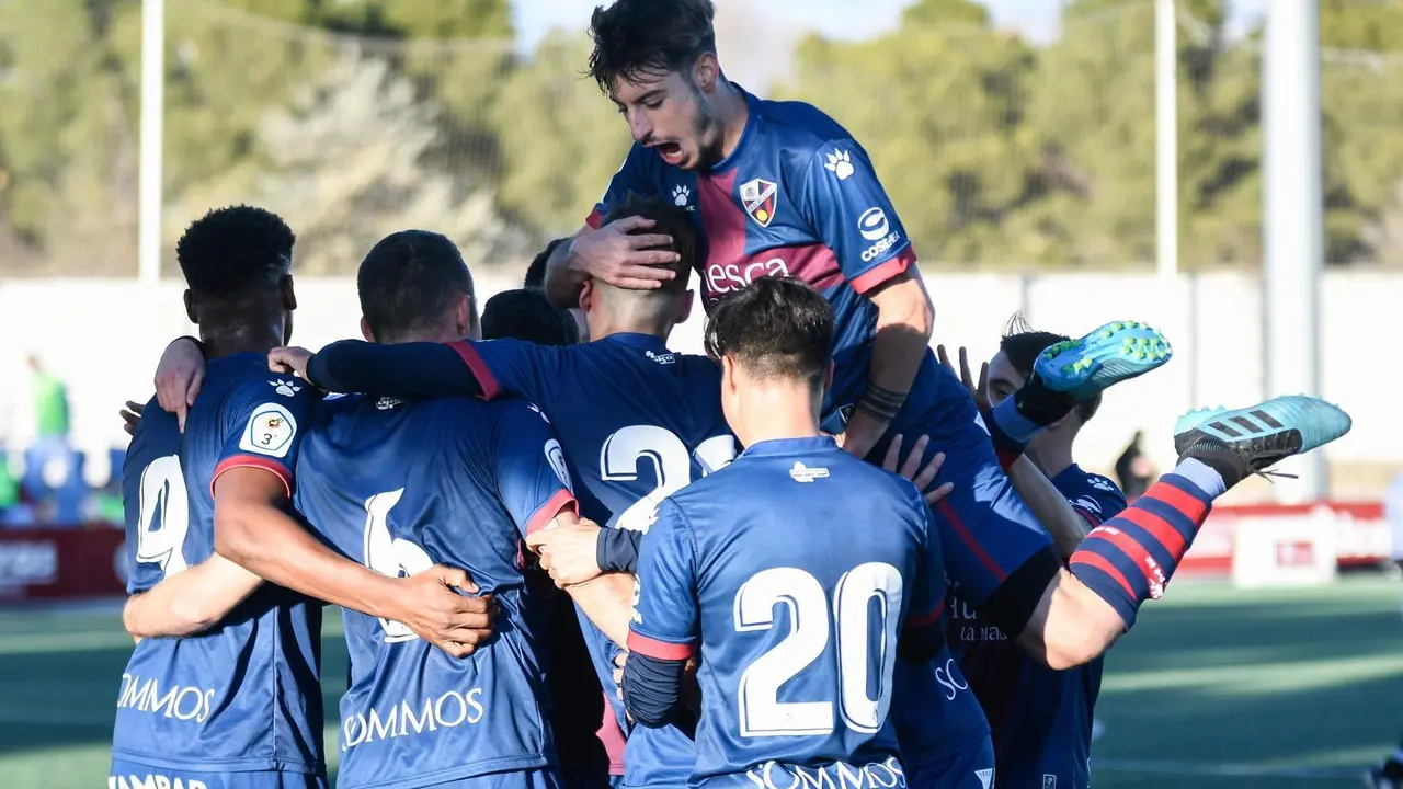 La SD Huesca B celebrando un gol. | Foto: SD Huesca