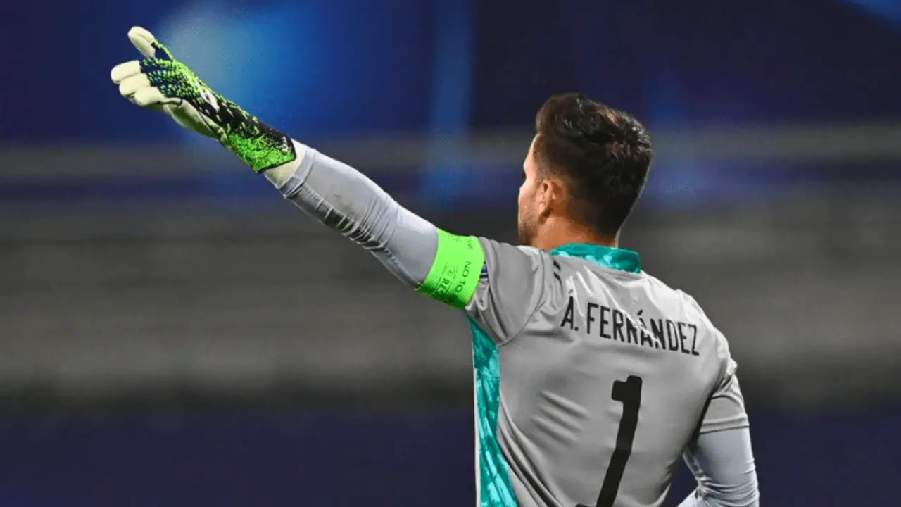 &Aacute;lvaro Fern&aacute;ndez, con el brazalete de capit&aacute;n de la Sub 21. | Foto: Media Base Sport