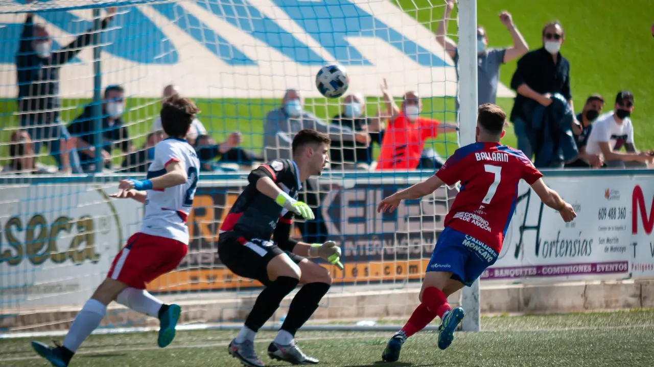 El Tarazona gana al Mutilvera. Foto: Ra&uacute;l L&oacute;pez Navarro