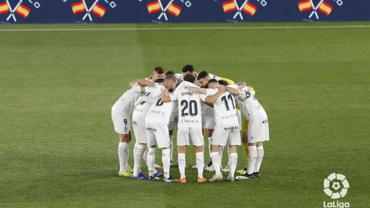El once del Huesca juramentado ante el Levante. Foto: LaLiga