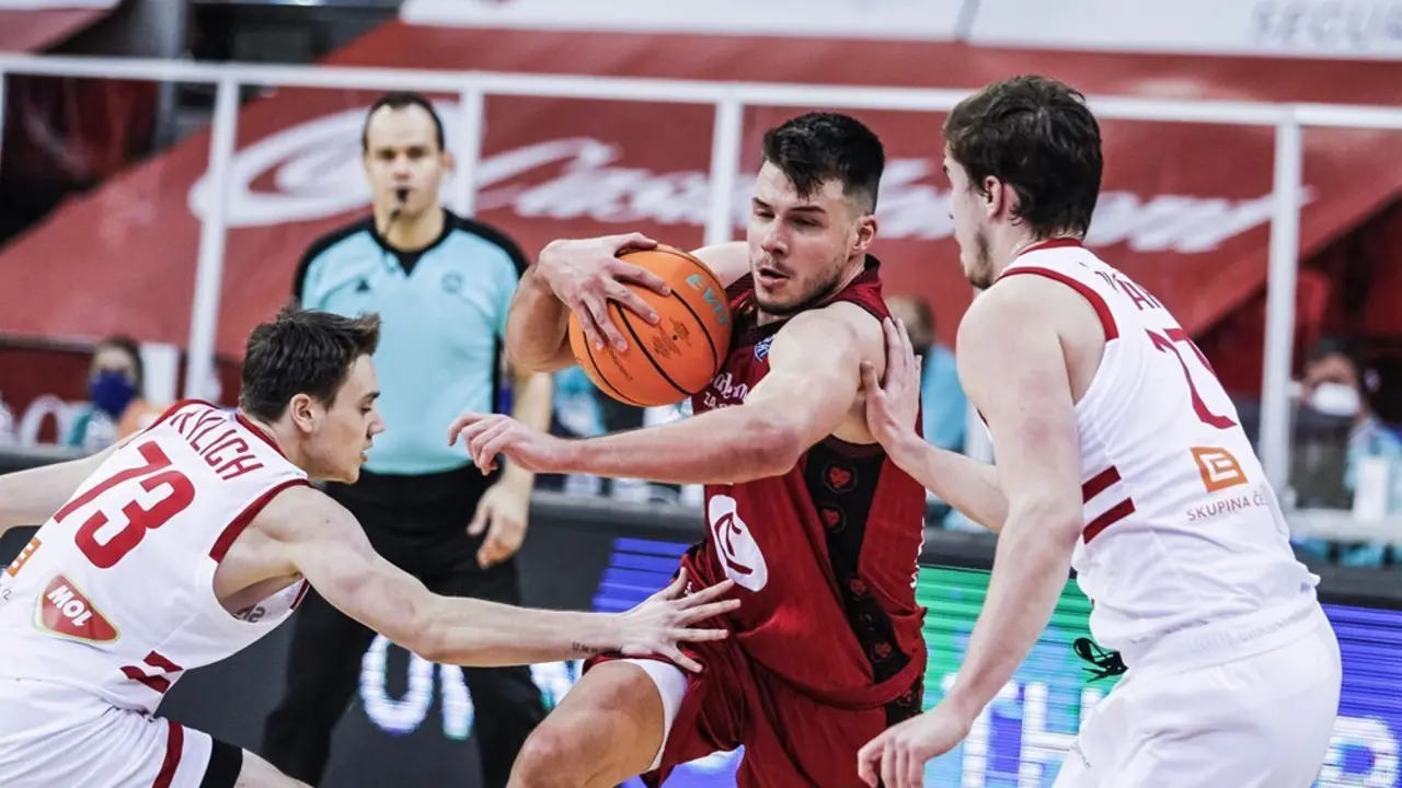 Jonathan Barreiro, en el duelo de la semana pasada. Foto: Esther Casas/FIBA