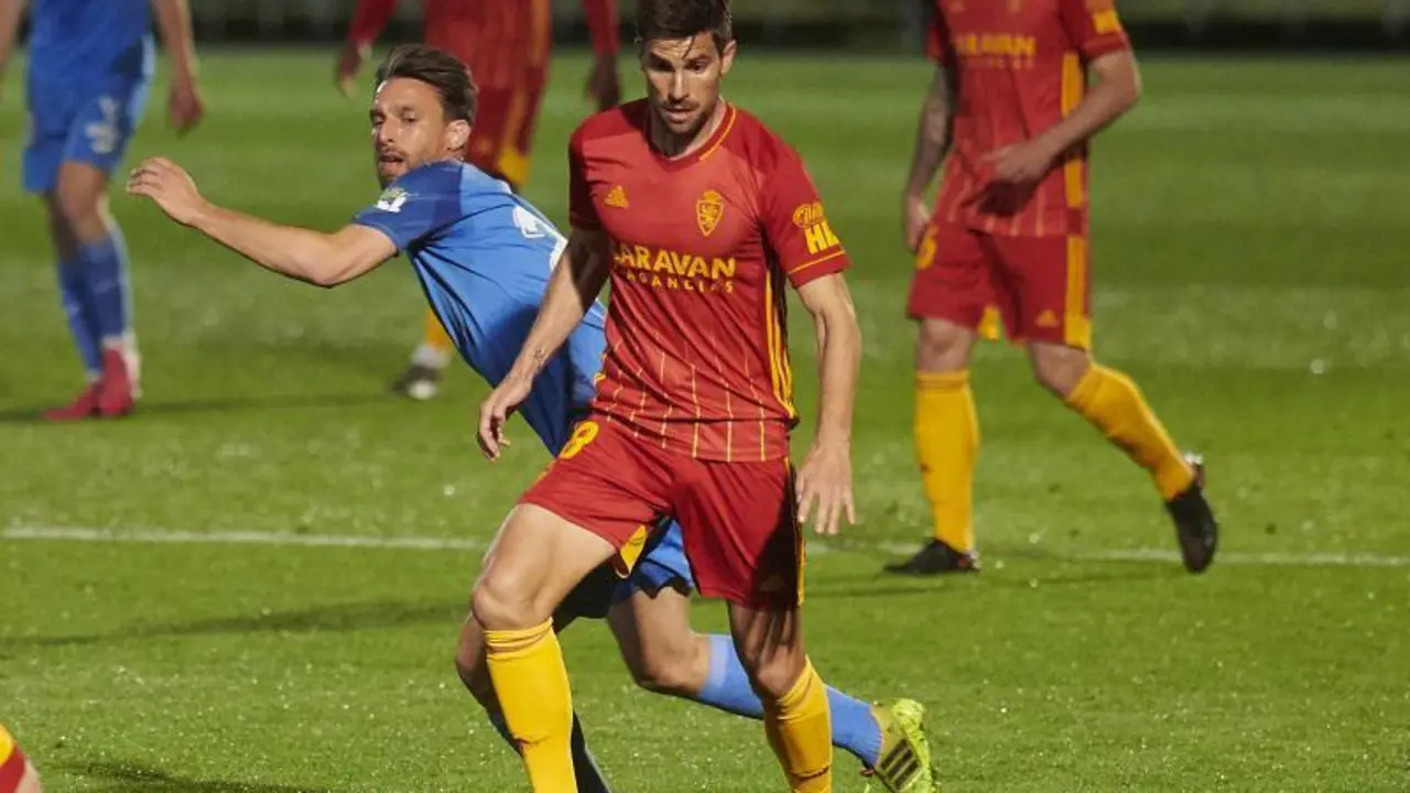 Adri&aacute;n Gonz&aacute;lez jug&oacute; ante el Fuenlabrada el m&aacute;ximo de minutos con JIM. Foto: Tino Gil / Real Zaragoza
