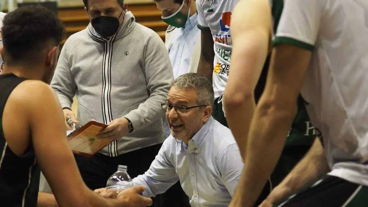 &Oacute;scar Lata, en un tiempo muerto. Foto: C. Pascual