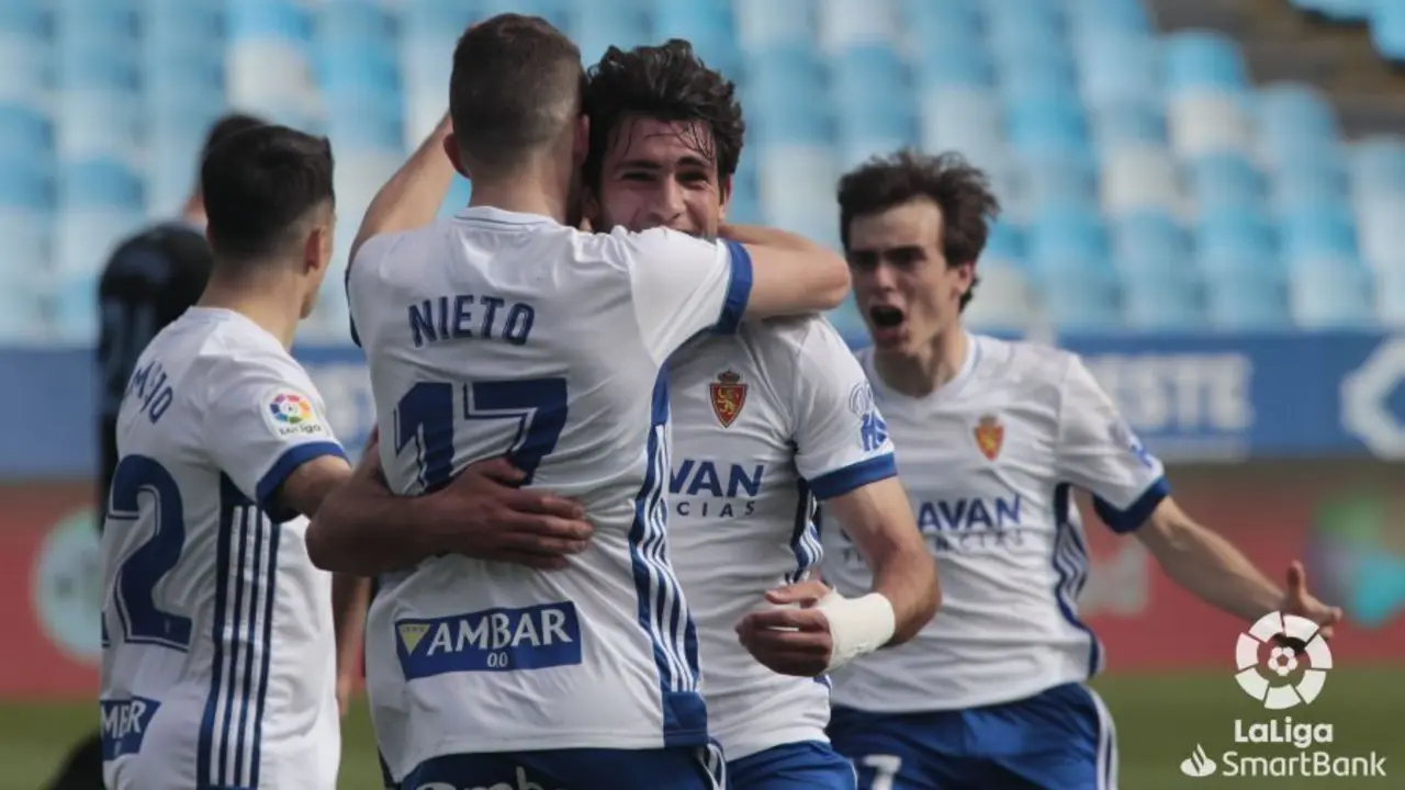 Az&oacute;n y Nieto celebran el gol de la victoria ante el Almer&iacute;a |&nbsp;La Liga