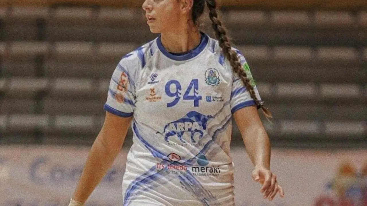 Andrea Loscos, a los 19 a&ntilde;os ya inicia su camino en la Liga Guerreras Iberdrola. Foto: @xoelgil21 / Valonmano Con V