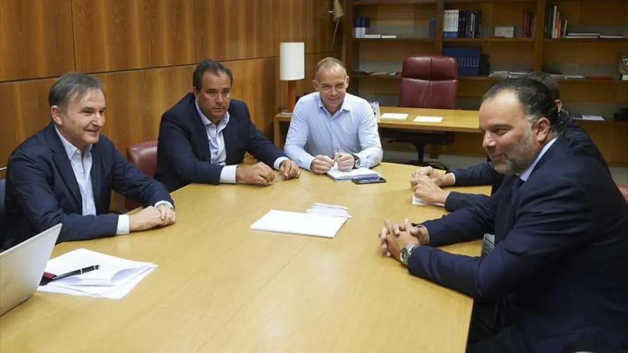 Reuni&oacute;n de un Consejo de Administraci&oacute;n del club. Foto: Real Zaragoza