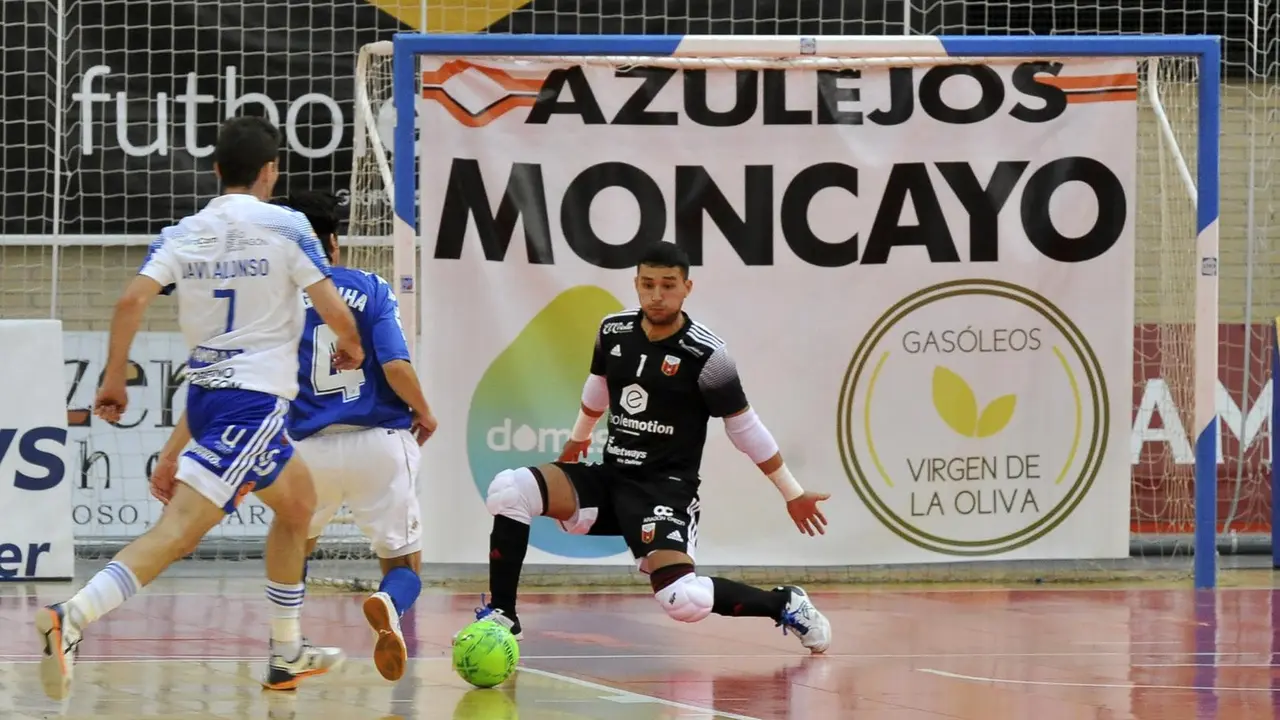 Dani &Aacute;lvarez, ante el Real Betis en el Siglo XXI. Foto: Pedro Luis Serrano