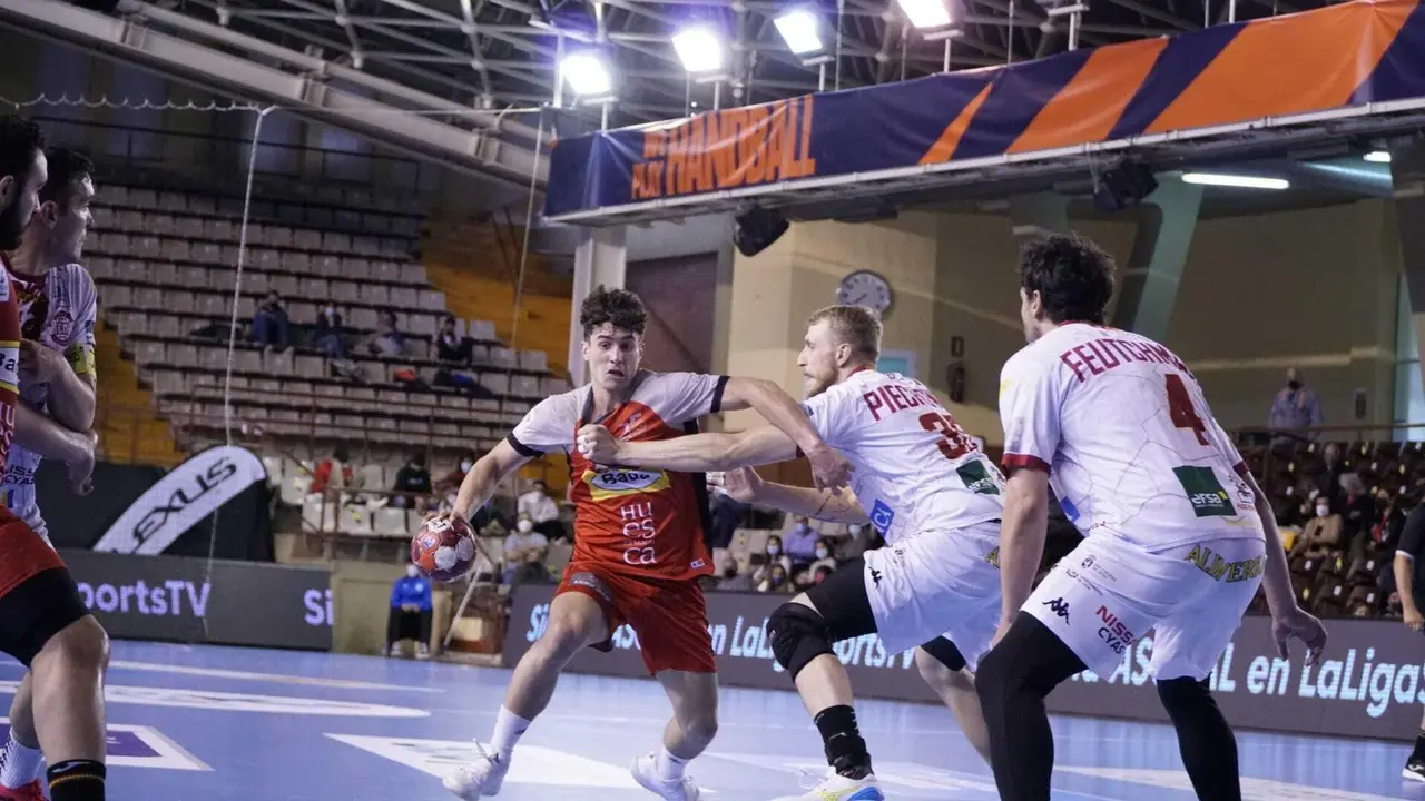 Sergio P&eacute;rez en una acci&oacute;n de ataque contra Le&oacute;n. Foto: Javi Garc&iacute;a