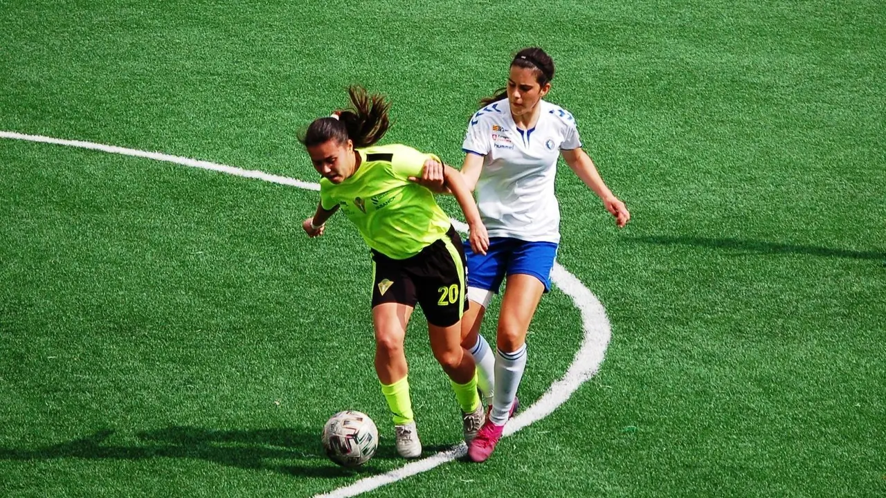 El Zaragoza CFF sum&oacute; su tercer triunfo seguido ante el PM Friol. Foto: Zaragoza CFF