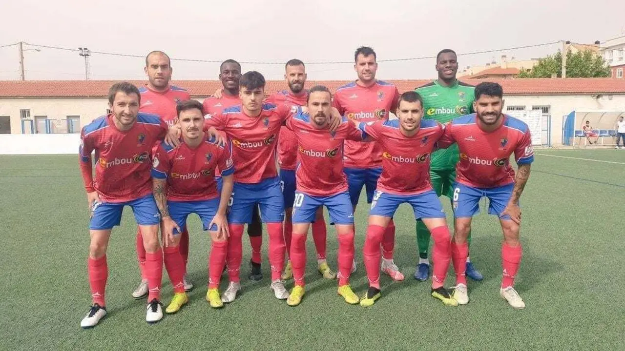 El once titular del ascenso. | Foto: CD Teruel