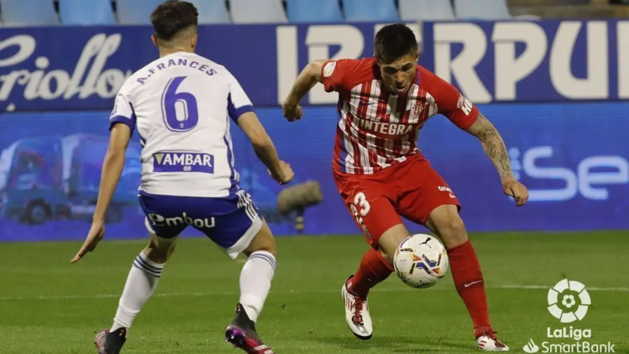 Franc&eacute;s durante el partido contra el Sporting de Gij&oacute;n. | Foto: LaLiga