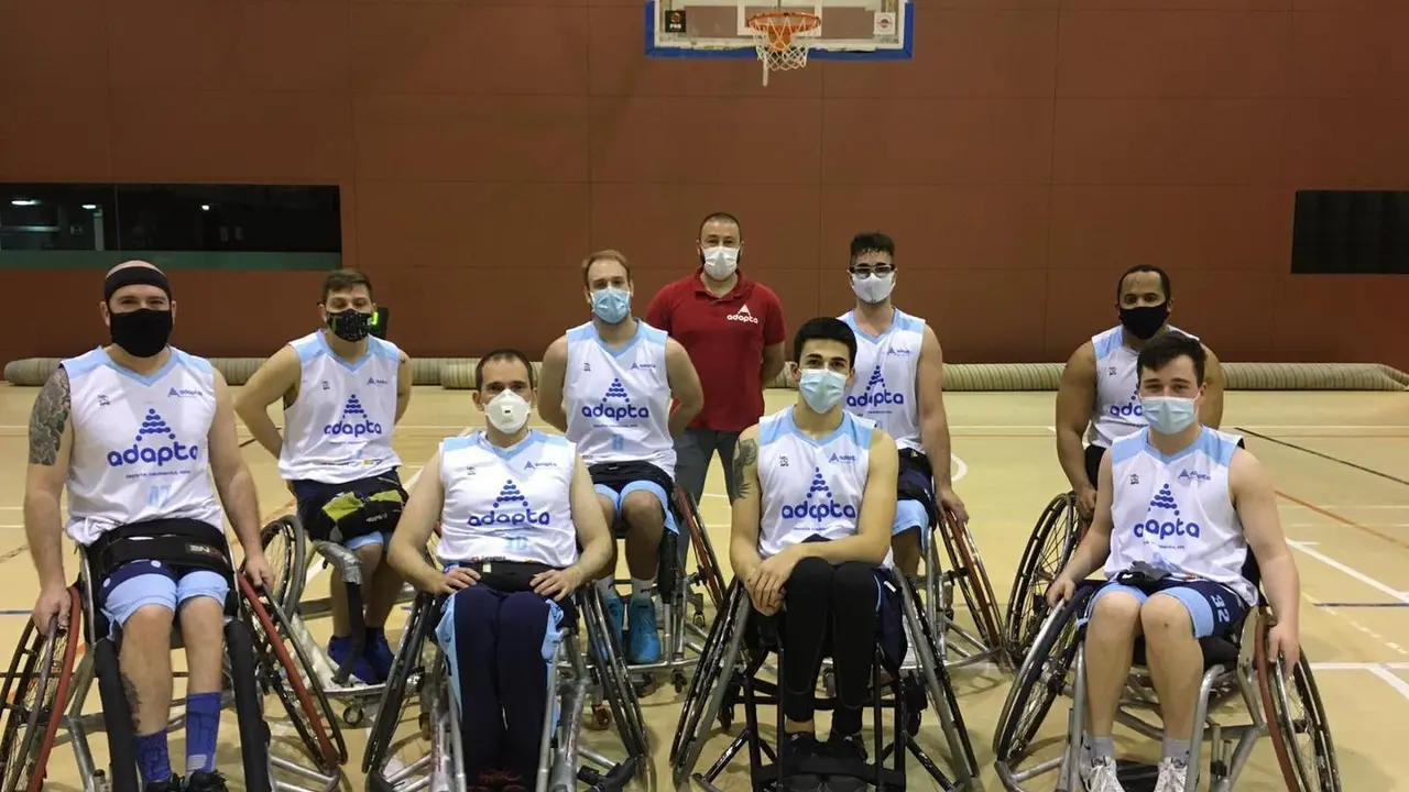 Equipo del Adapta que este s&aacute;bado juega un cl&aacute;sico contra el Joventud. Foto: Cedida