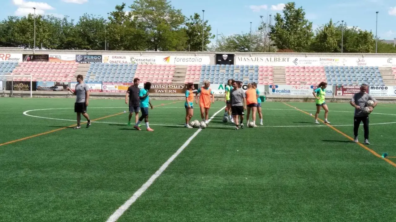 El Zaragoza CFF prepara el partido ante el CD Parquesol en el Enrique Porta. Foto: Zaragoza CFF