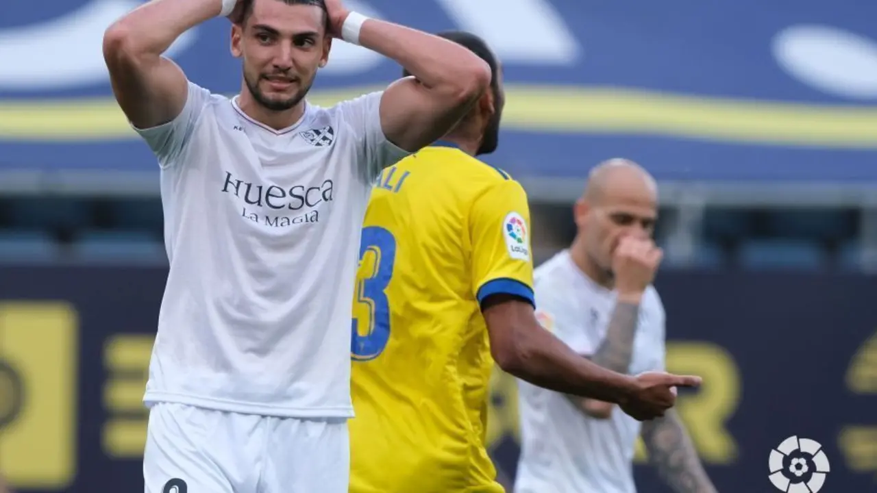 Rafa Mir se lamenta por una ocasi&oacute;n fallada. | Foto: LaLiga
