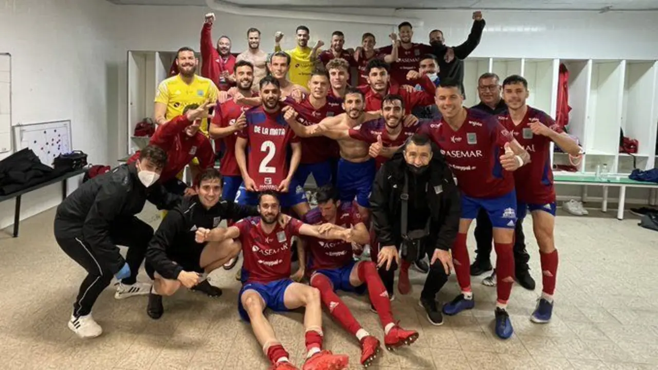 Los jugadores del Tarazona celebran el triunfo ante el Racing. Foto: SD Tarazona