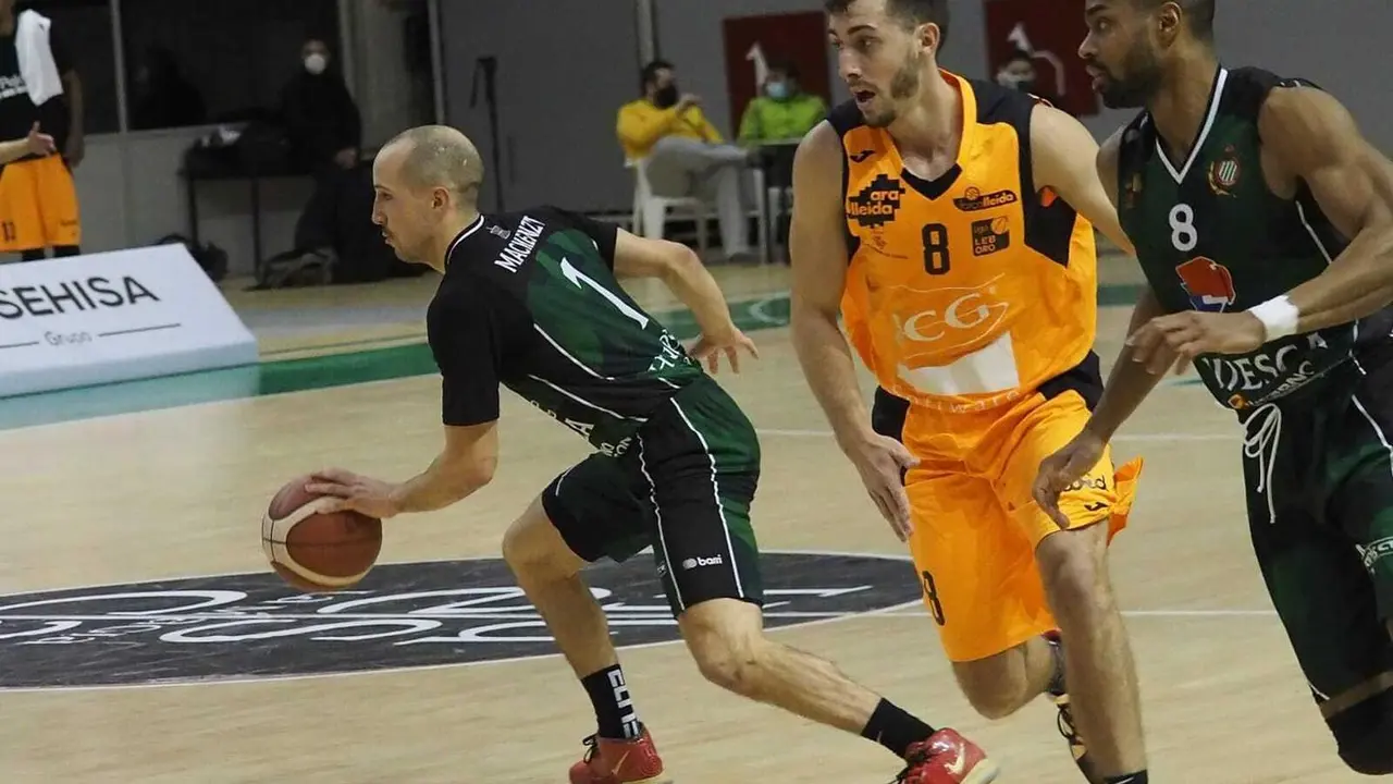 Kimbal Mackenzie, en un partido de esta temporada. Foto: C. Pascual