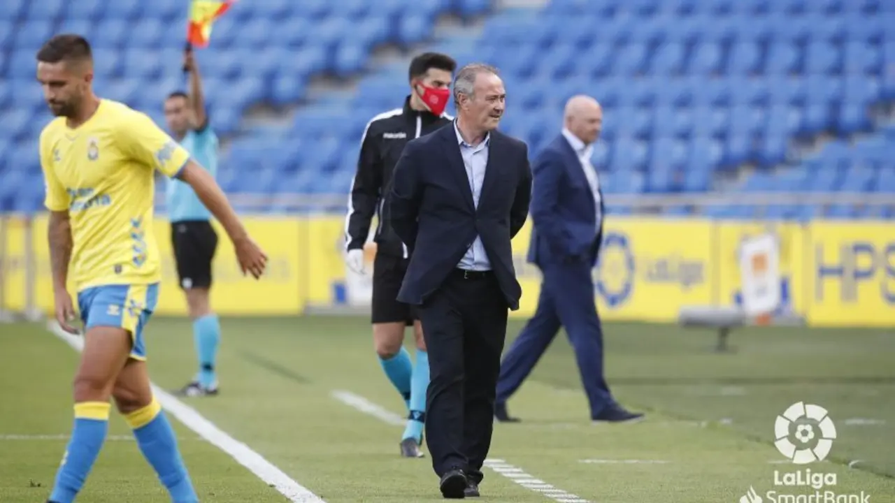 JIM en la zona t&eacute;cnica del Gran Canaria. Foto: LaLiga SmartBank