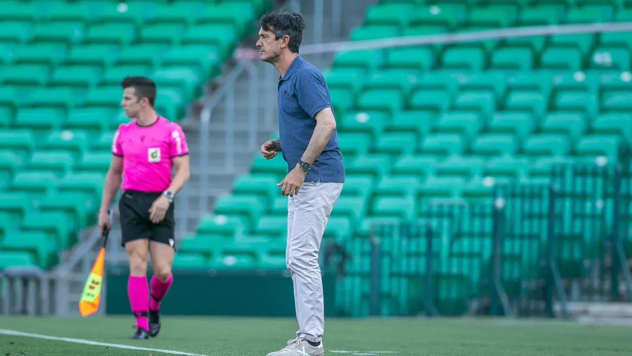Pacheta, en la imagen durante el Betis Huesca, solo piensa ya en el valencia. Foto: LFP